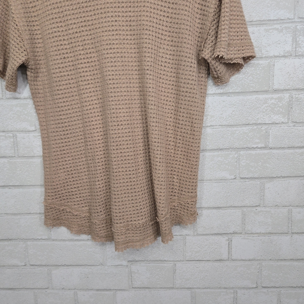 BKE Beige Waffle Knit Short Sleeve V-Neck Tee - Picture 11 of 13